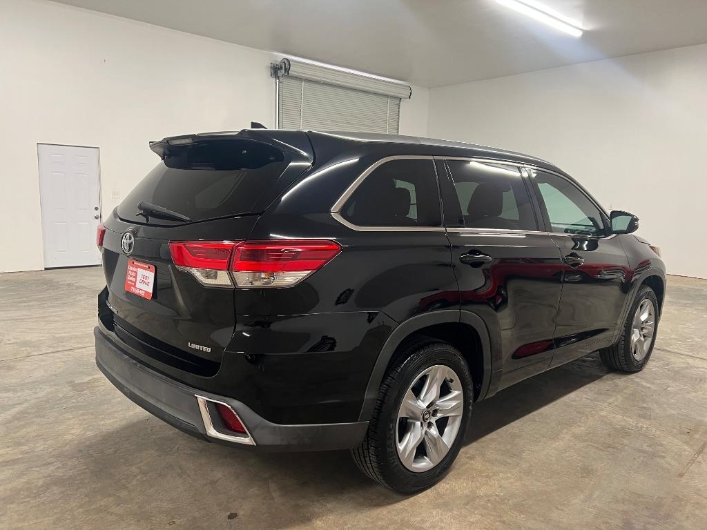 Toyota Highlander Limited FWD V6 2017