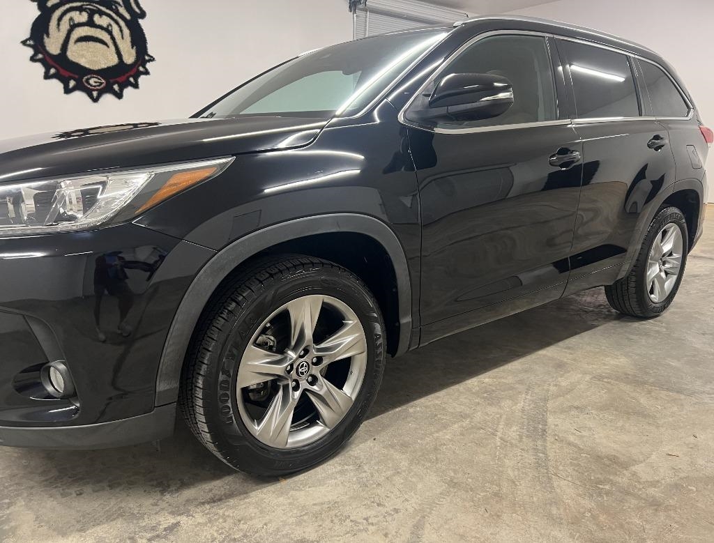 Toyota Highlander Limited FWD V6 2017