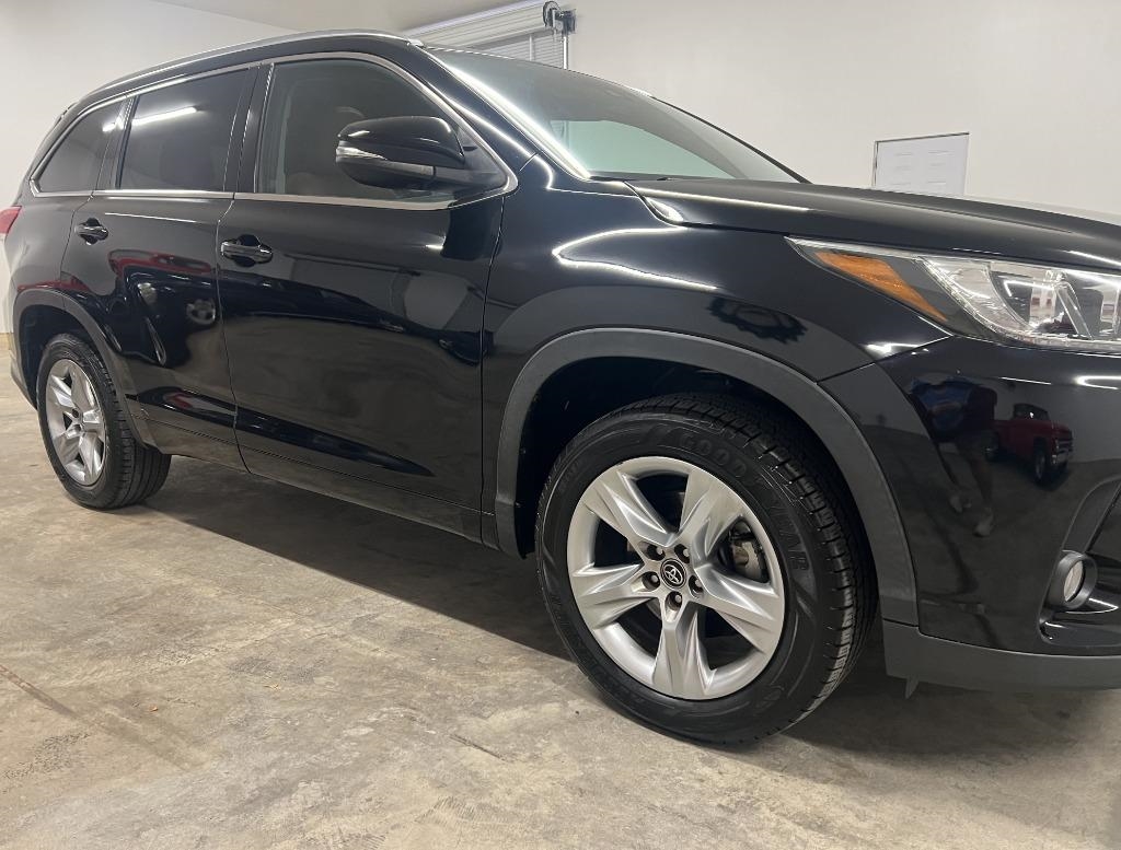 Toyota Highlander Limited FWD V6 2017