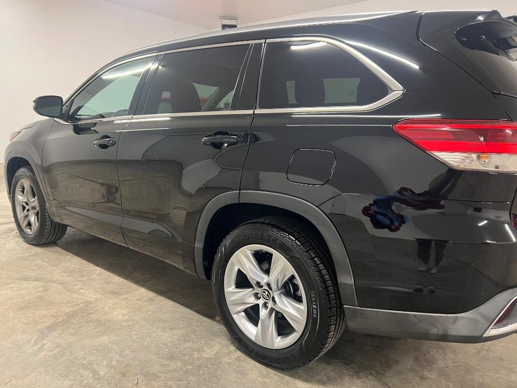 Toyota Highlander Limited FWD V6 2017