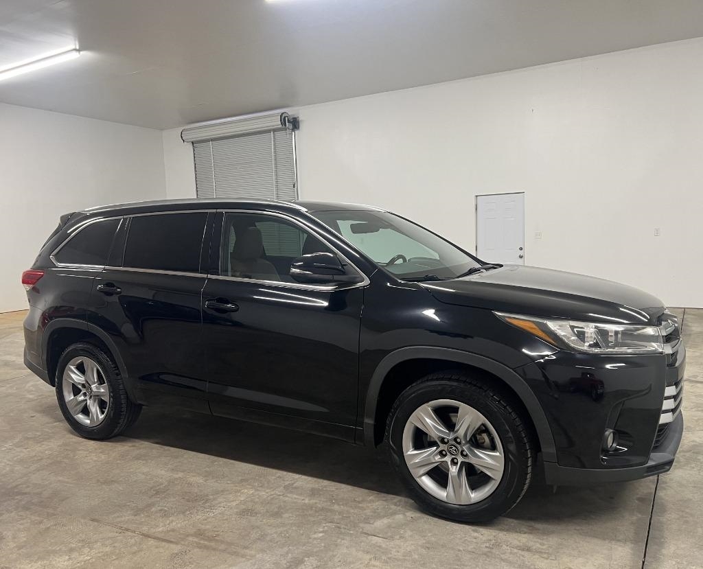 Toyota Highlander Limited FWD V6 2017