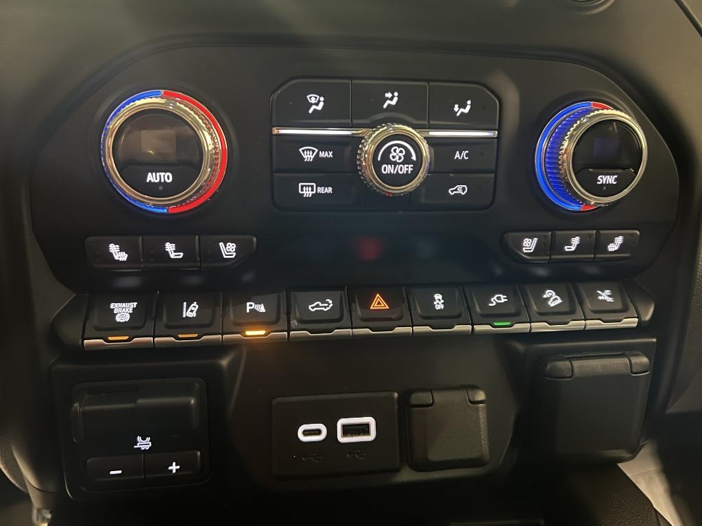 GMC Sierra 2500HD Denali Crew Cab 4WD SB 2023