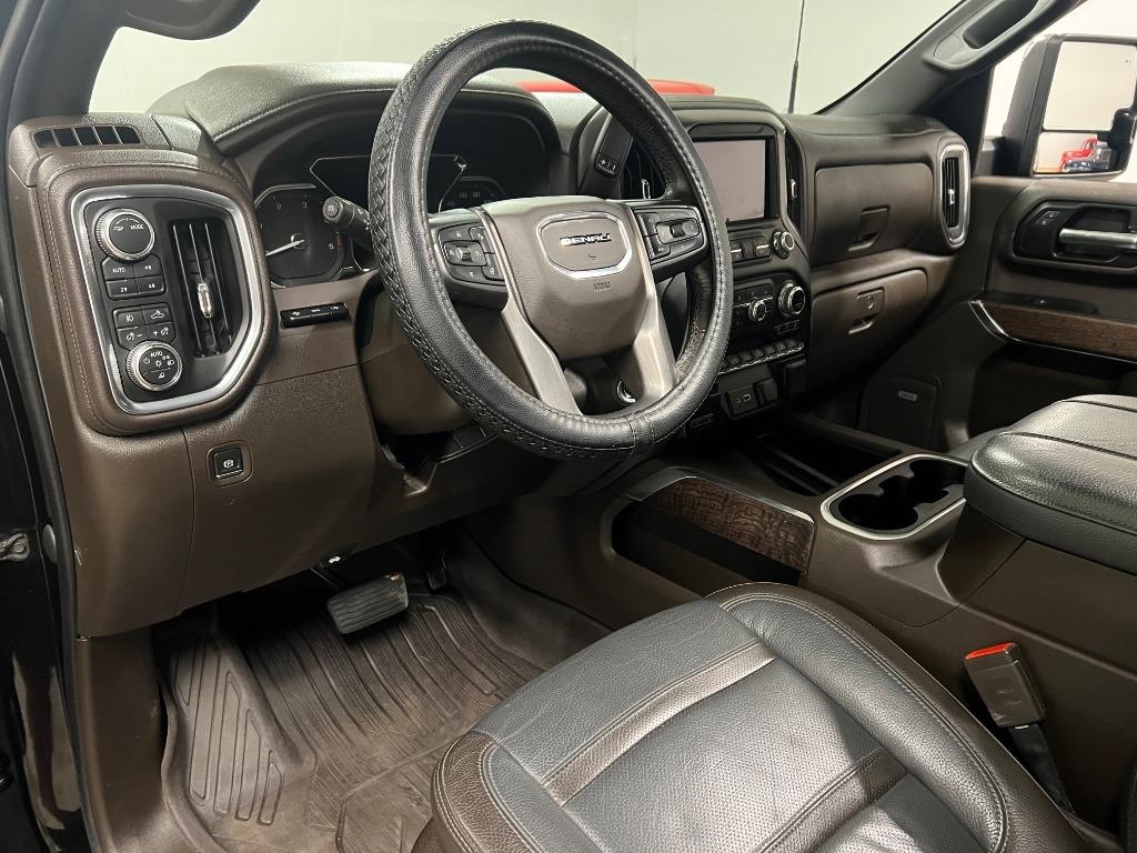 GMC Sierra 2500HD Denali Crew Cab 4WD SB 2023