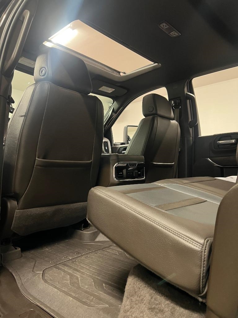 GMC Sierra 2500HD Denali Crew Cab 4WD SB 2023