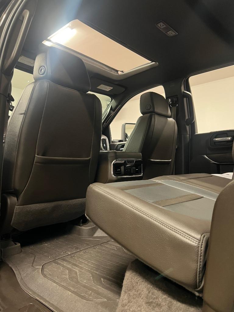 GMC Sierra 2500HD Denali Crew Cab 4WD SB 2023