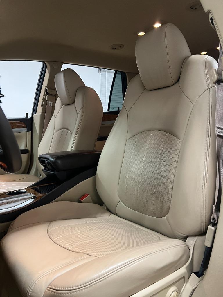 Buick Enclave Leather FWD 2012