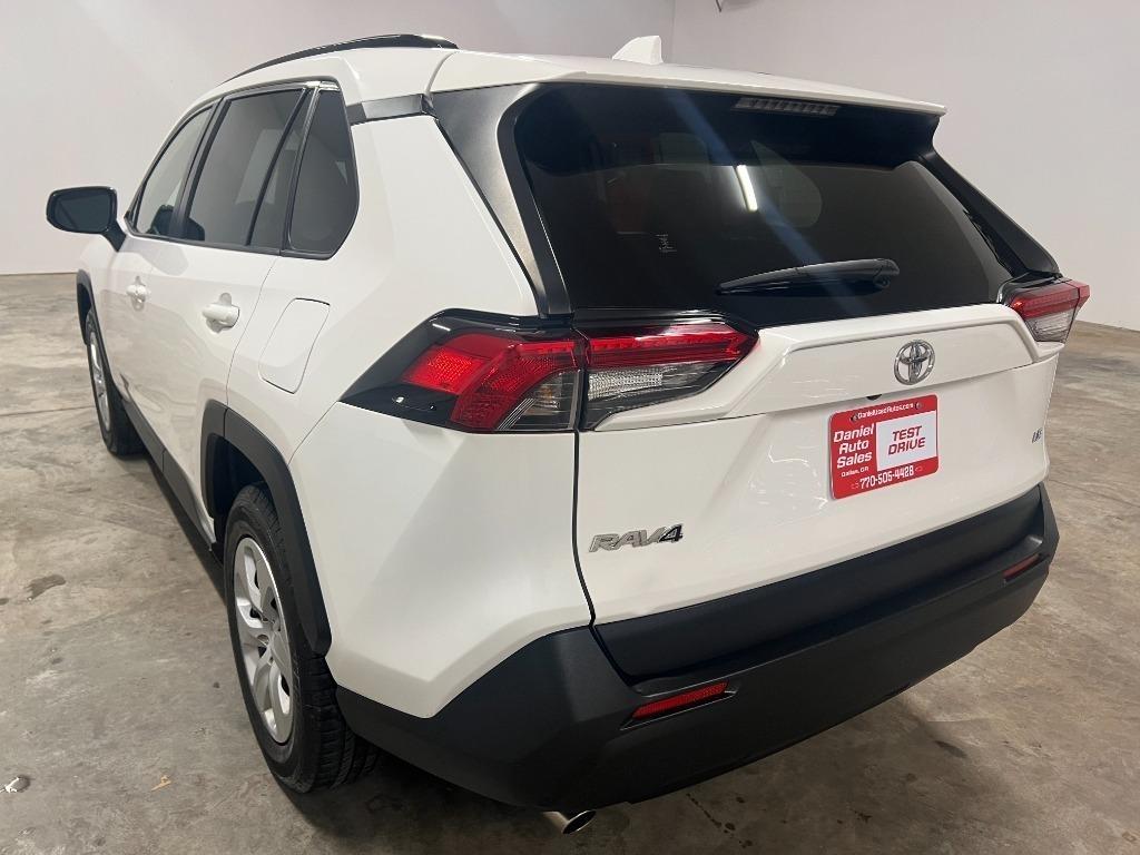 Toyota RAV4 LE 2020