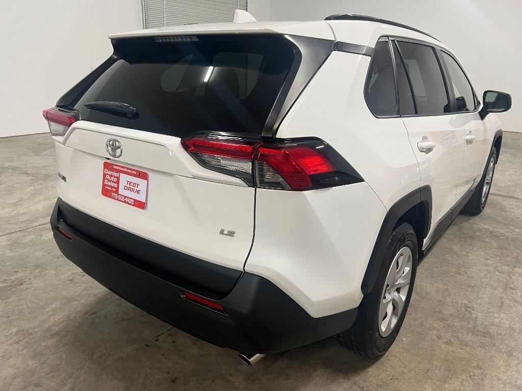 Toyota RAV4 LE 2020