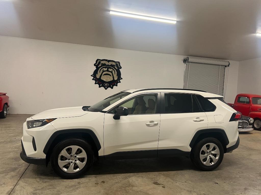Toyota RAV4 LE 2020