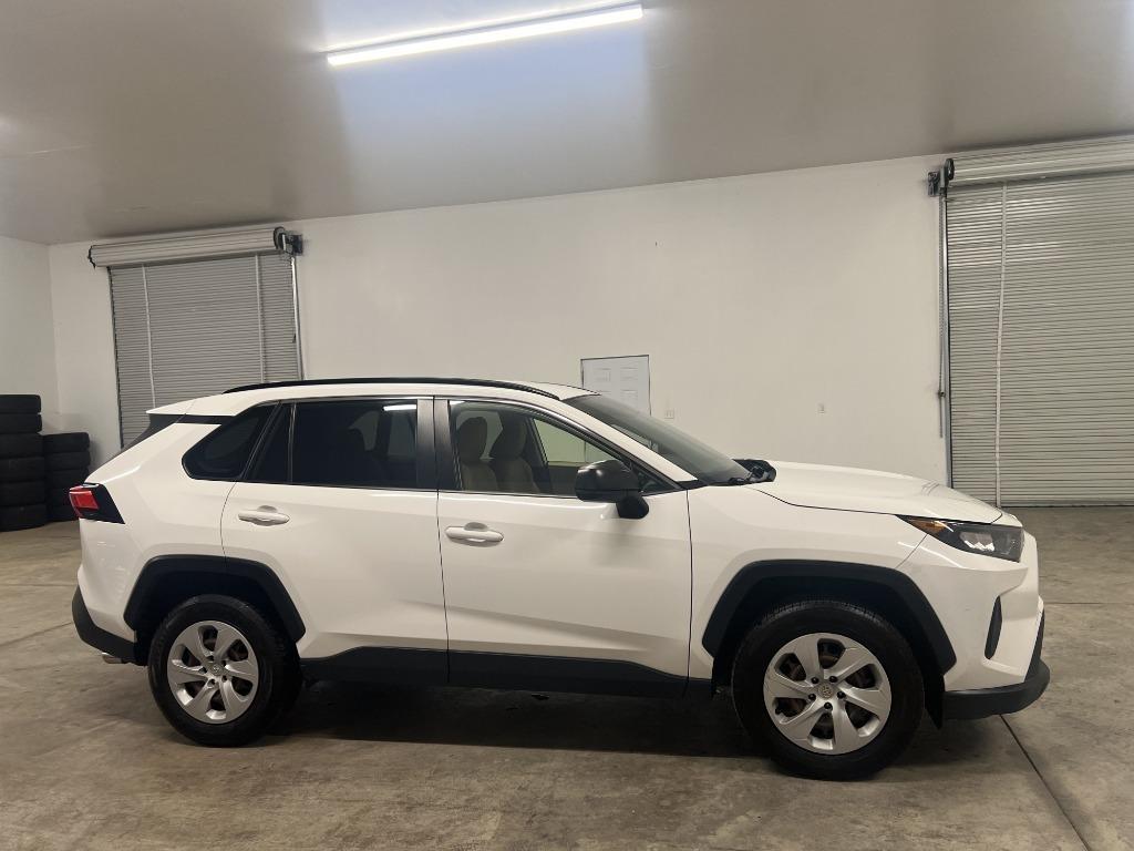 Toyota RAV4 LE 2020
