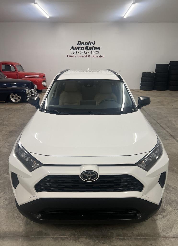 Toyota RAV4 LE 2020