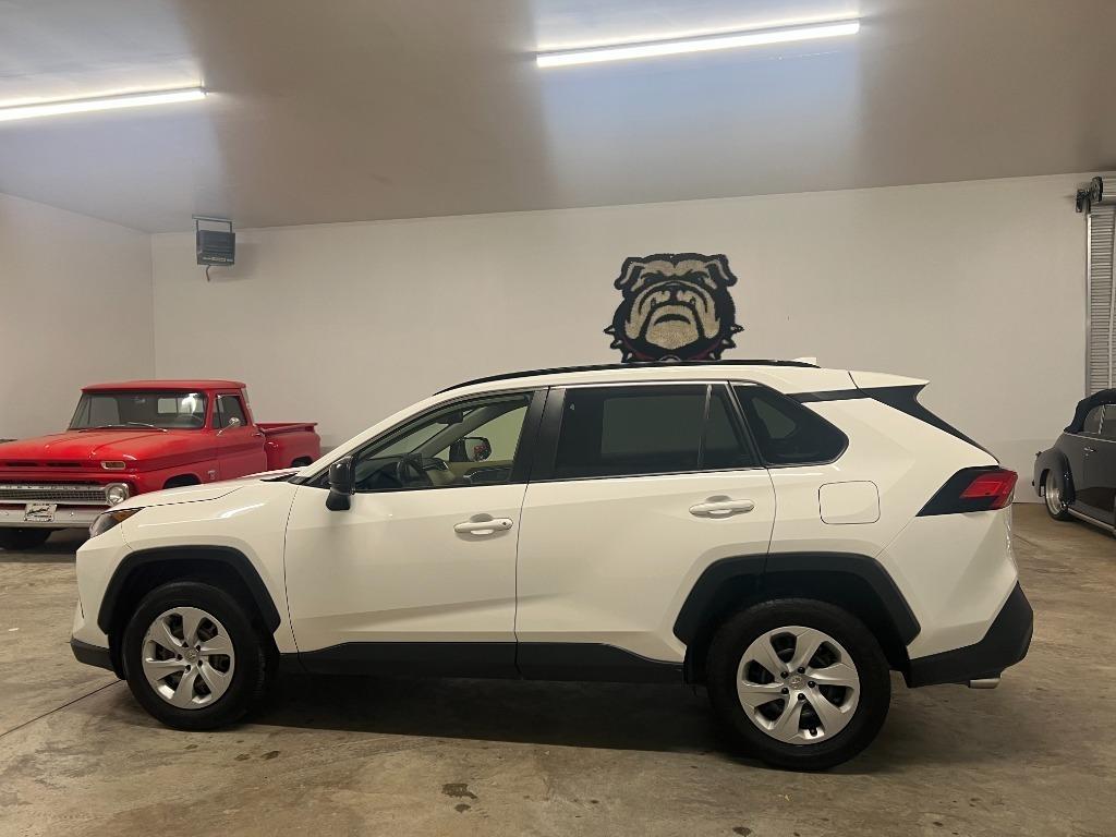 Toyota RAV4 LE 2020