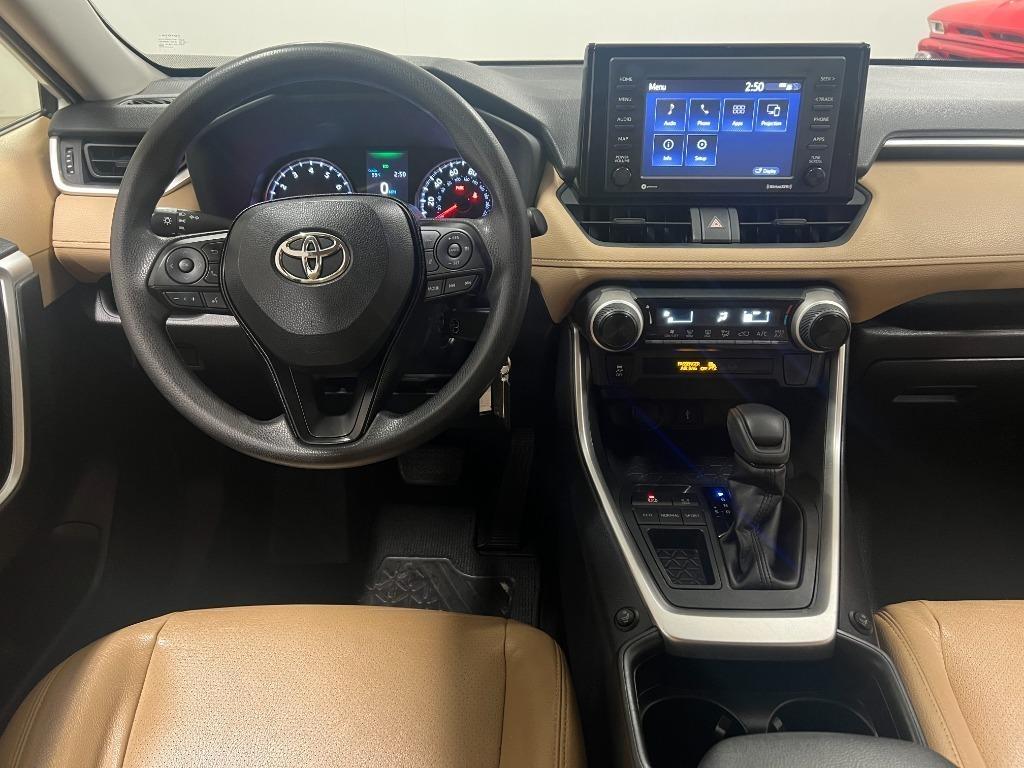 Toyota RAV4 LE 2020