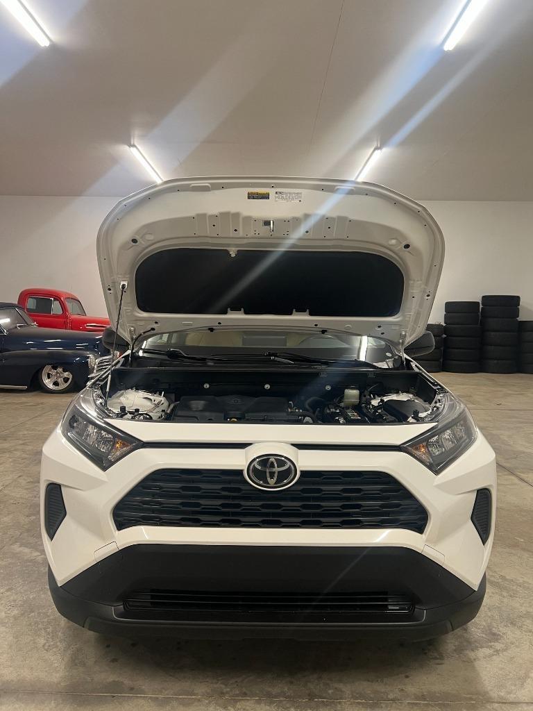 Toyota RAV4 LE 2020