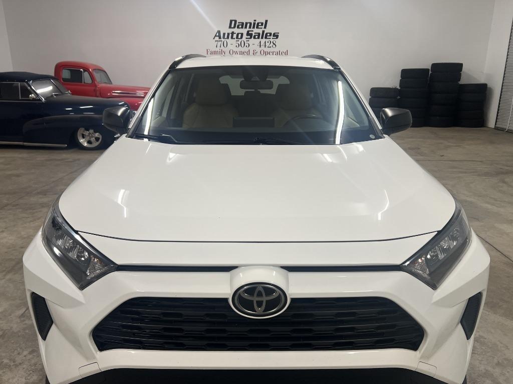 Toyota RAV4 LE 2020