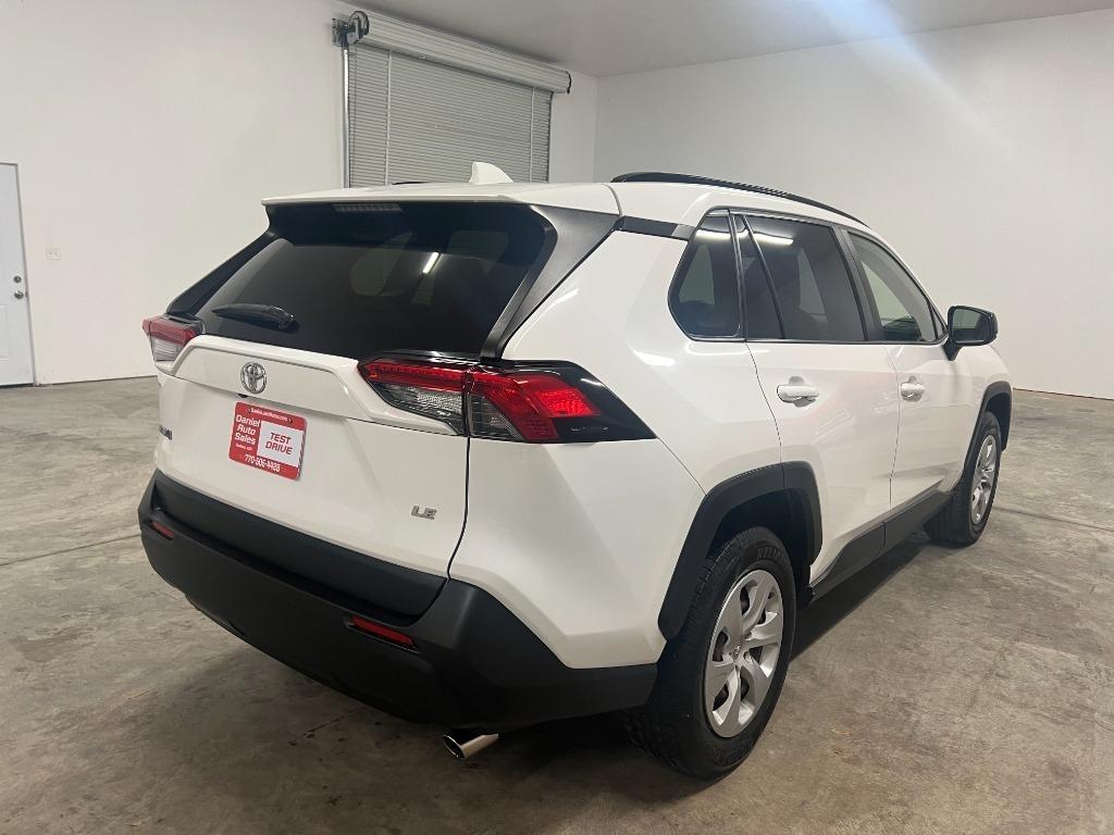 Toyota RAV4 LE 2020