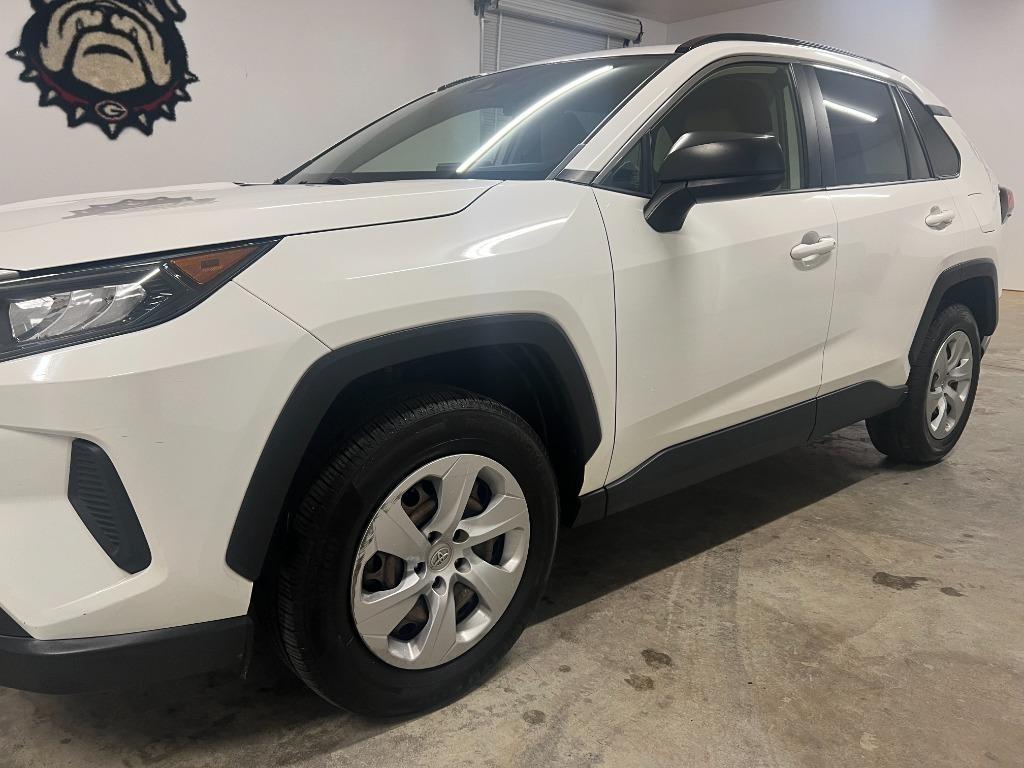 Toyota RAV4 LE 2020
