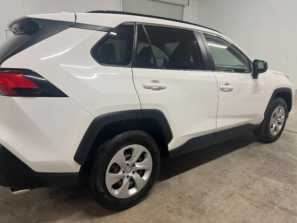 Toyota RAV4 LE 2020