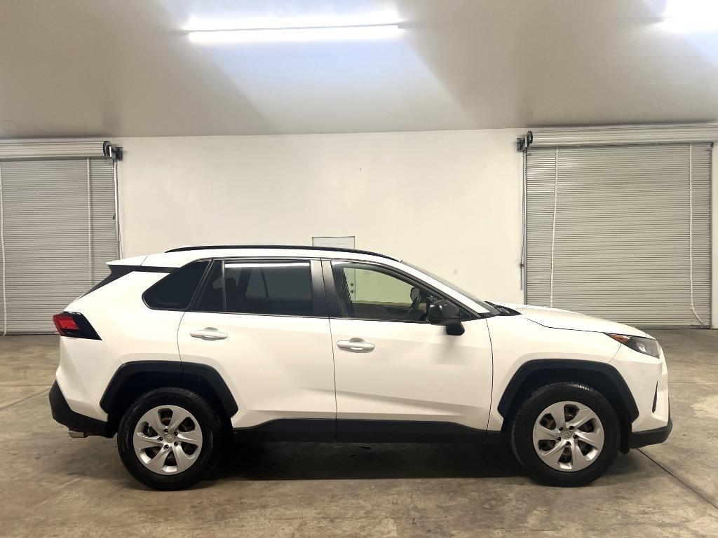 Toyota RAV4 LE 2020