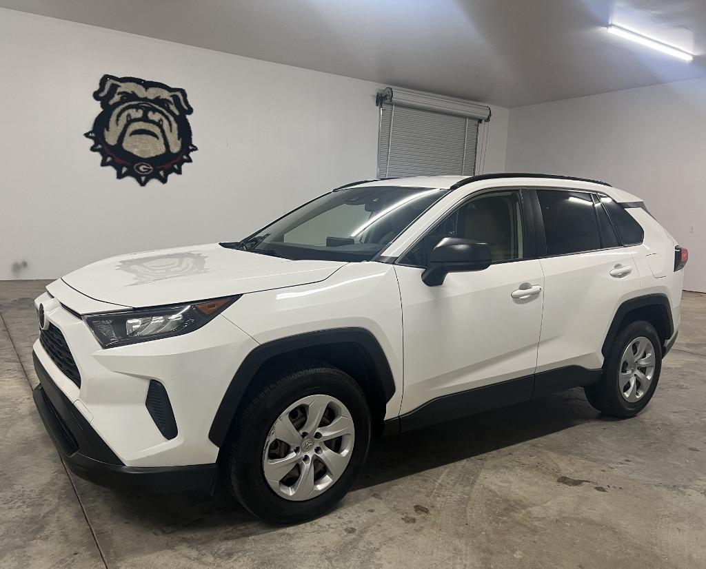Toyota RAV4 LE 2020