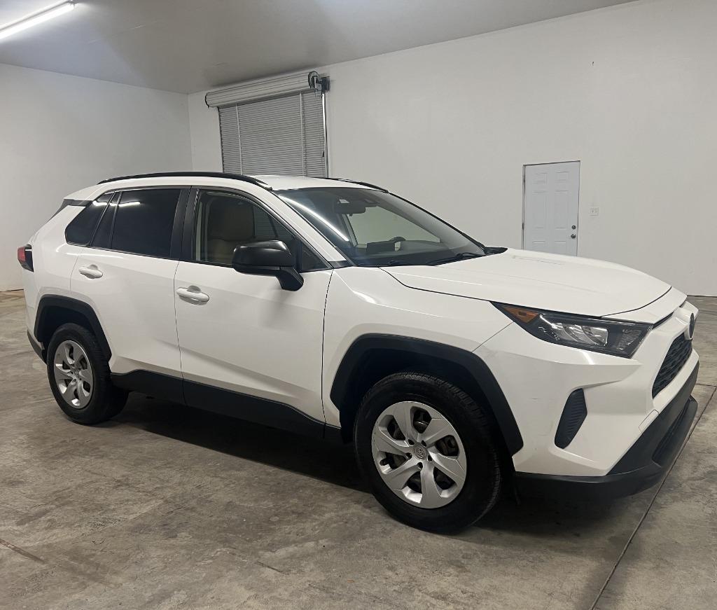 Toyota RAV4 LE 2020