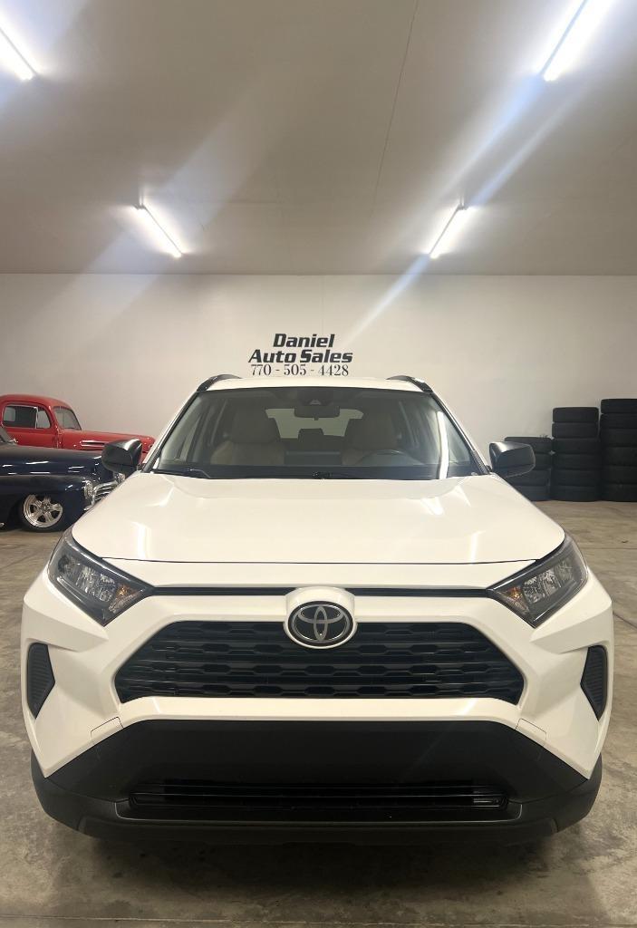 Toyota RAV4 LE 2020