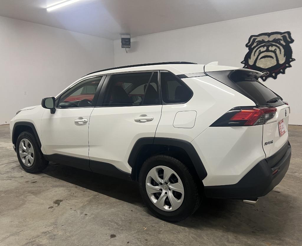 Toyota RAV4 LE 2020