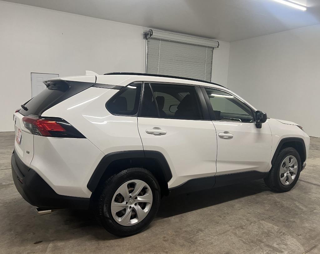 Toyota RAV4 LE 2020