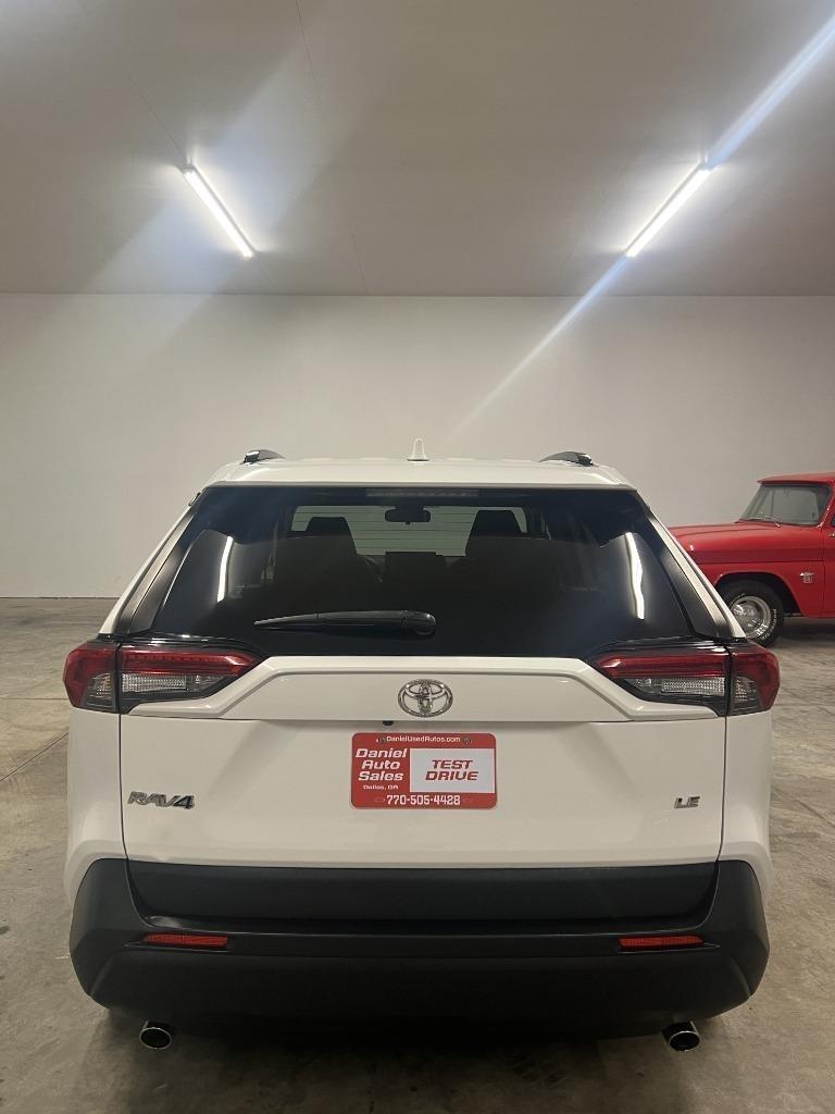 Toyota RAV4 LE 2020