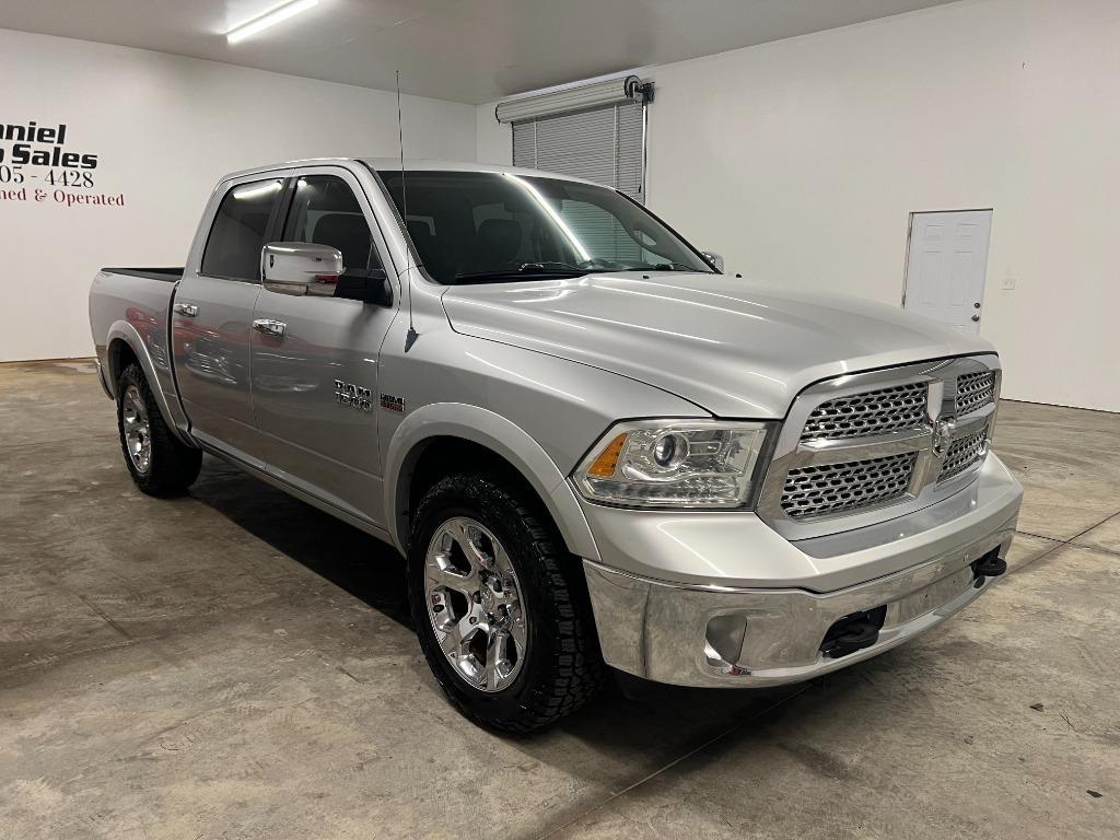 RAM 1500 Laramie Crew Cab SWB 4WD 2013