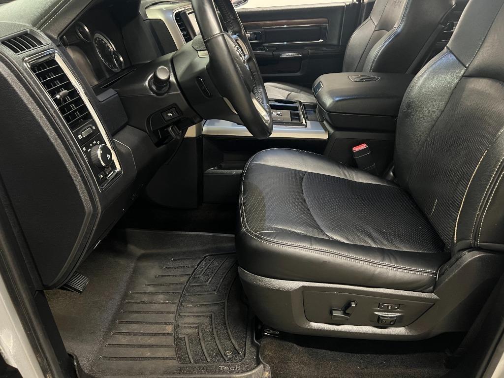 RAM 1500 Laramie Crew Cab SWB 4WD 2013