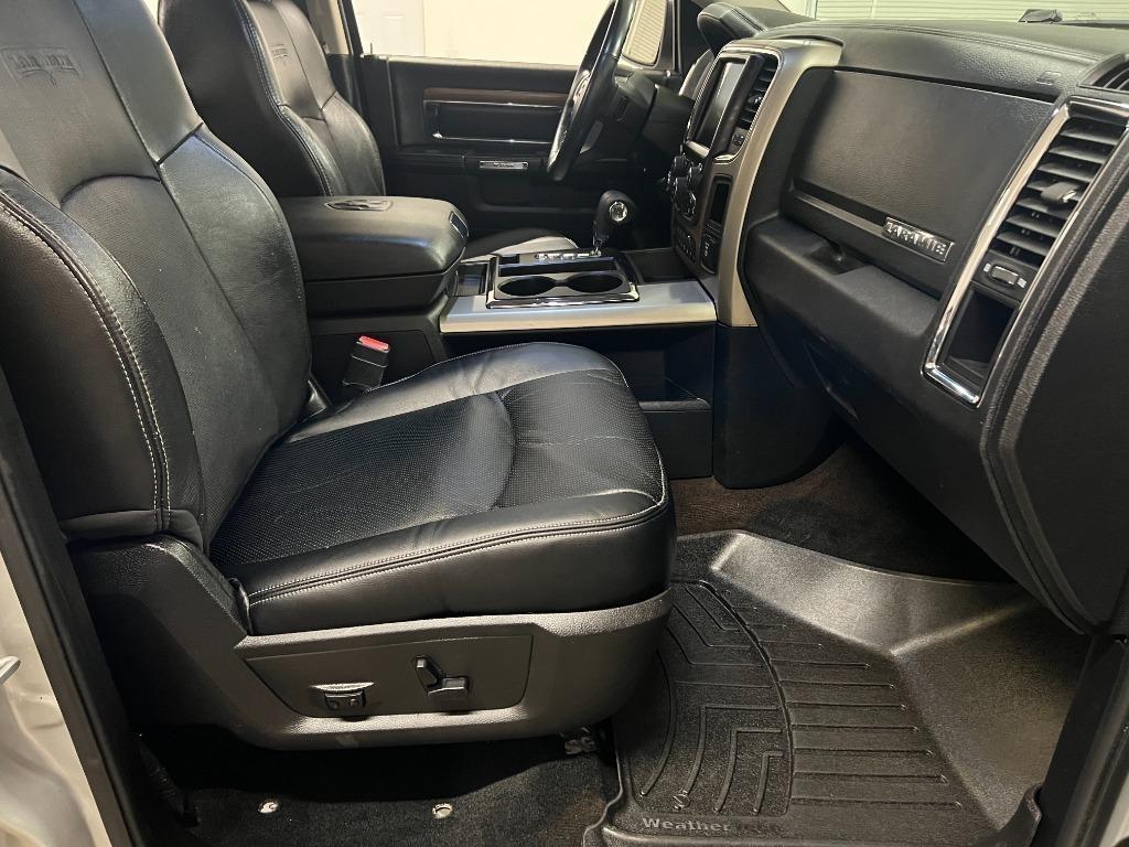 RAM 1500 Laramie Crew Cab SWB 4WD 2013