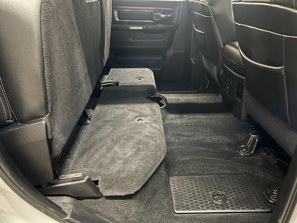 RAM 1500 Laramie Crew Cab SWB 4WD 2013