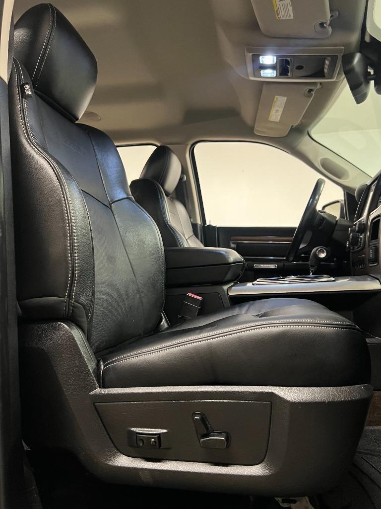 RAM 1500 Laramie Crew Cab SWB 4WD 2013