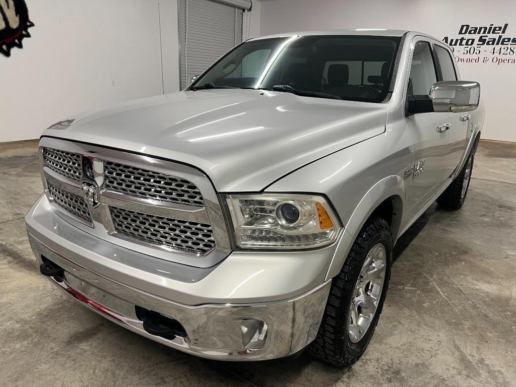 RAM 1500 Laramie Crew Cab SWB 4WD 2013