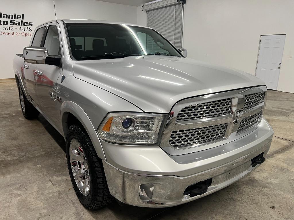 RAM 1500 Laramie Crew Cab SWB 4WD 2013
