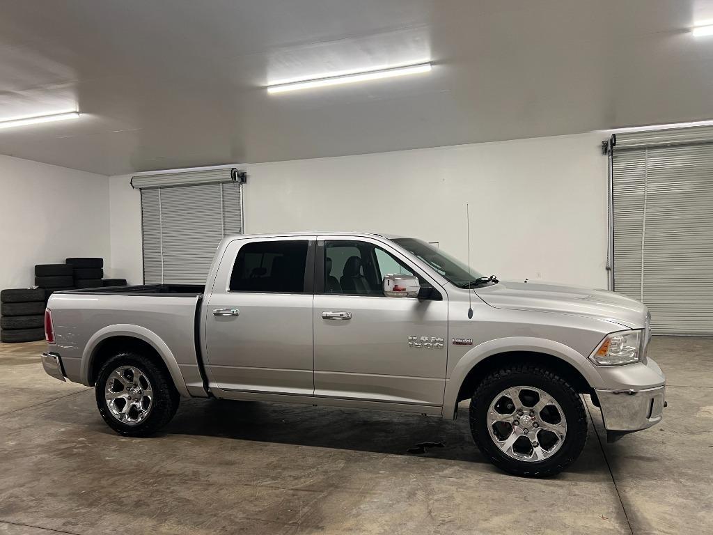 RAM 1500 Laramie Crew Cab SWB 4WD 2013