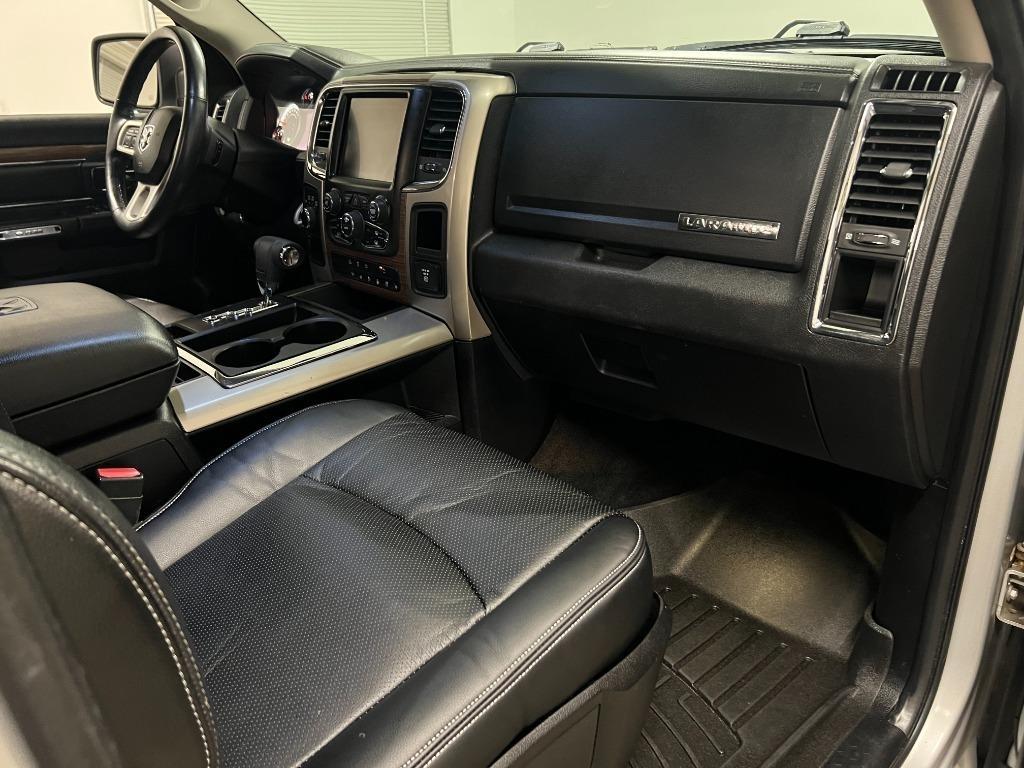 RAM 1500 Laramie Crew Cab SWB 4WD 2013
