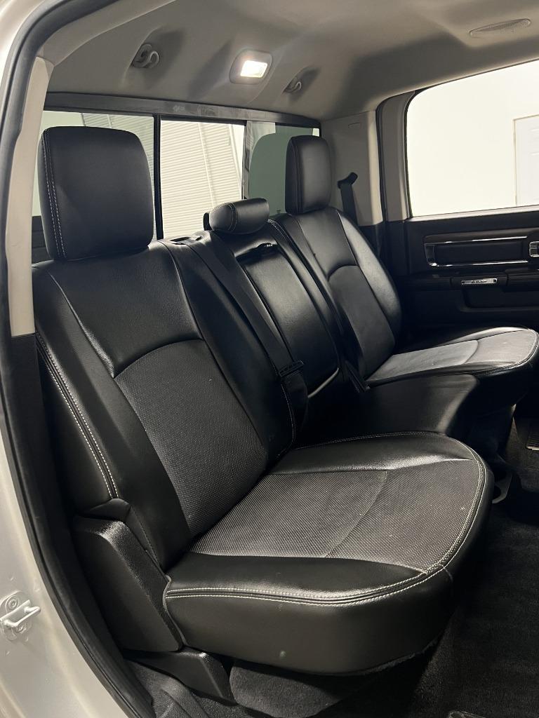 RAM 1500 Laramie Crew Cab SWB 4WD 2013