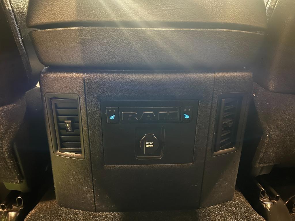 RAM 1500 Laramie Crew Cab SWB 4WD 2013