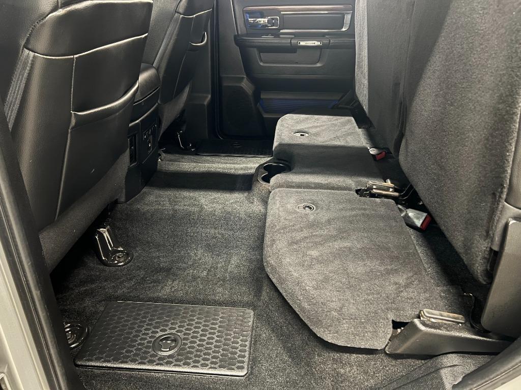 RAM 1500 Laramie Crew Cab SWB 4WD 2013