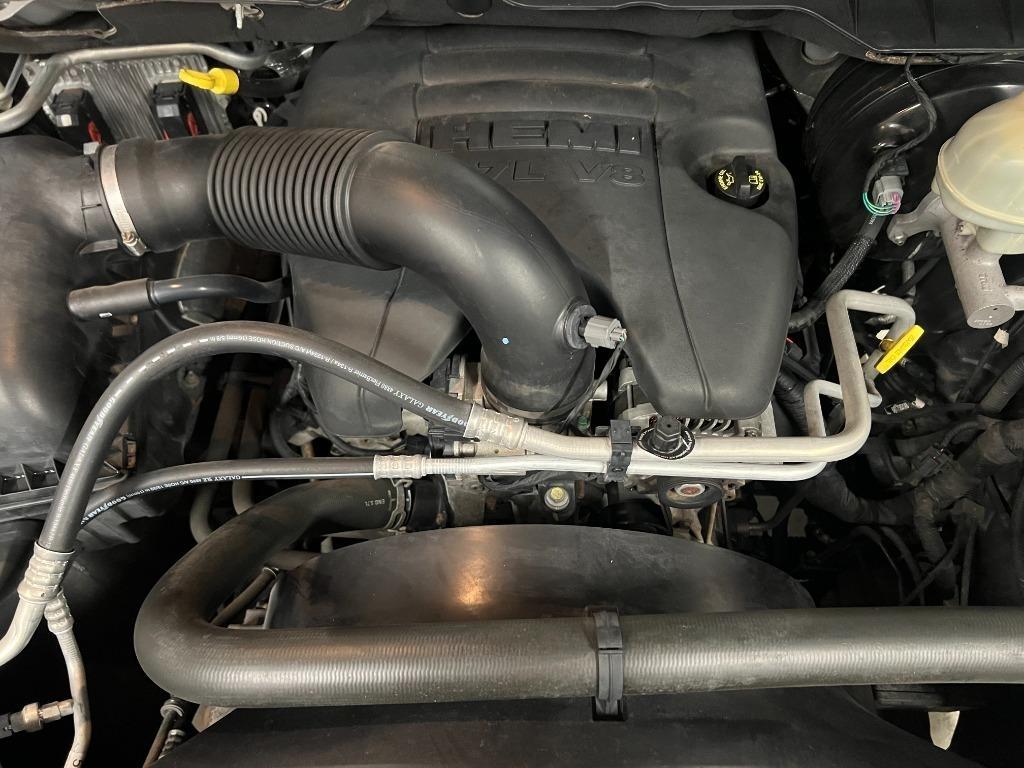 RAM 1500 Laramie Crew Cab SWB 4WD 2013