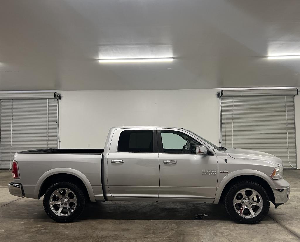 RAM 1500 Laramie Crew Cab SWB 4WD 2013