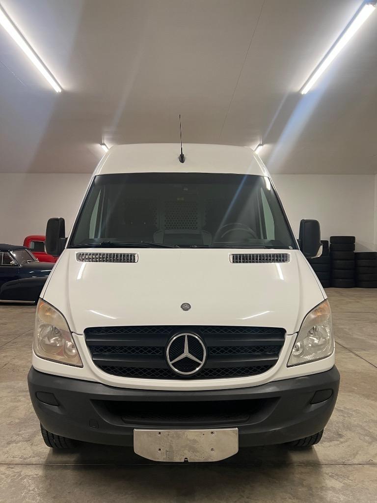 Mercedes-Benz Sprinter 2500 High Roof 144-in. WB 2013
