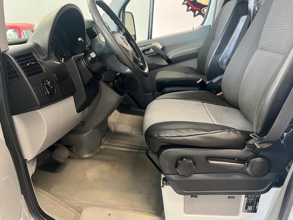 Mercedes-Benz Sprinter 2500 High Roof 144-in. WB 2013