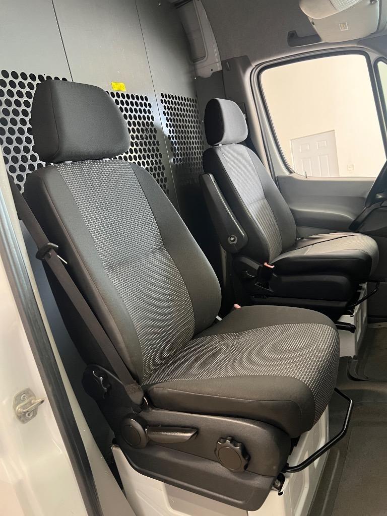 Mercedes-Benz Sprinter 2500 High Roof 144-in. WB 2013