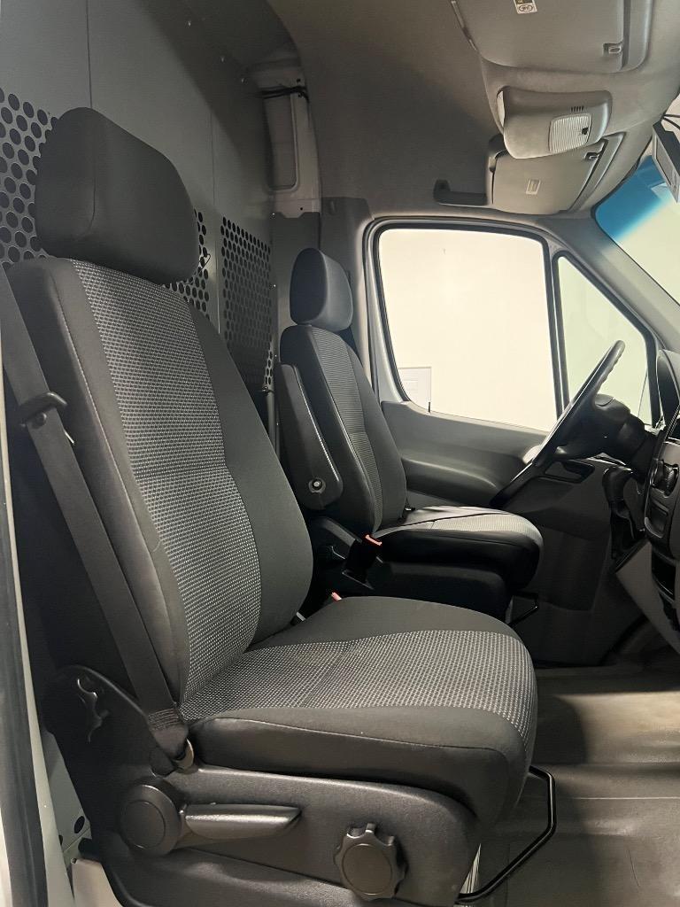 Mercedes-Benz Sprinter 2500 High Roof 144-in. WB 2013