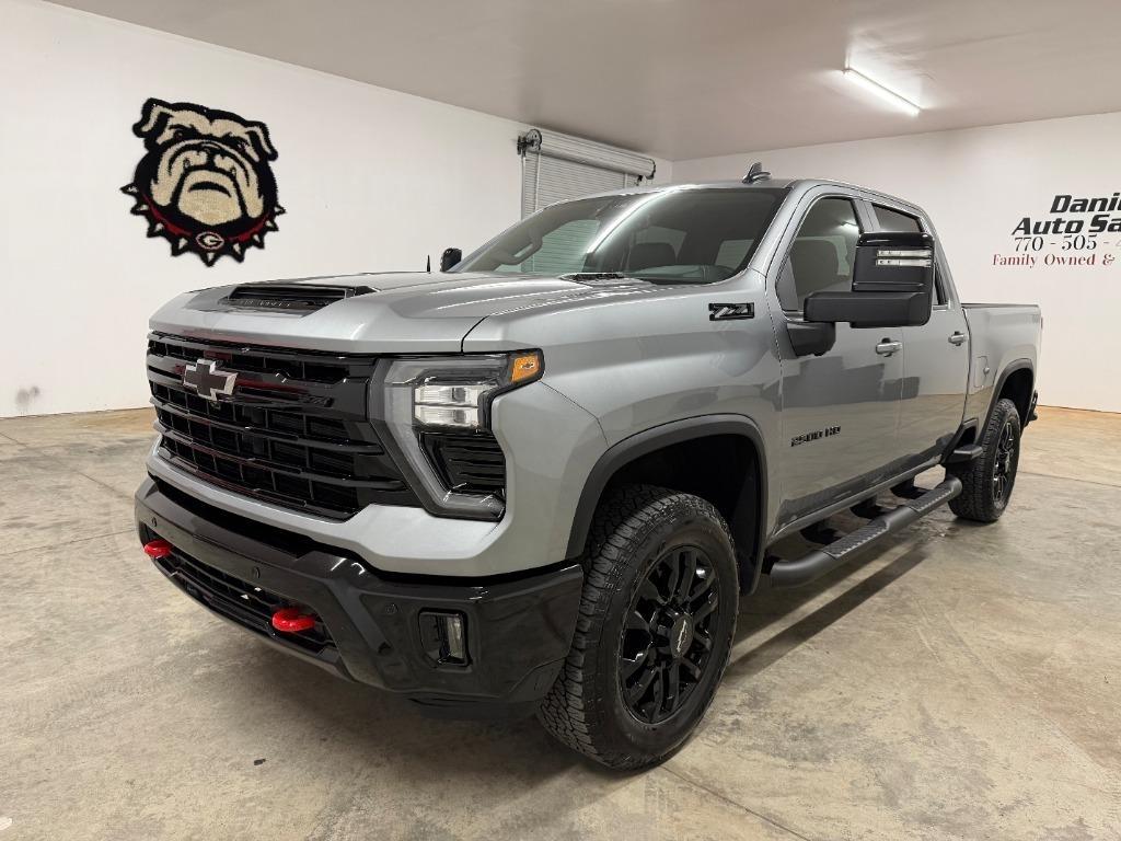 Chevrolet Silverado 2500HD LT Crew Cab Long Box 4WD 2025