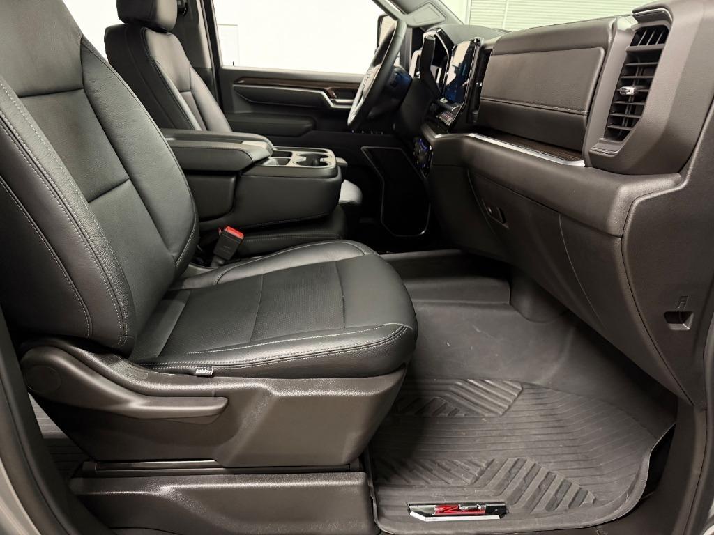 Chevrolet Silverado 2500HD LT Crew Cab Long Box 4WD 2025