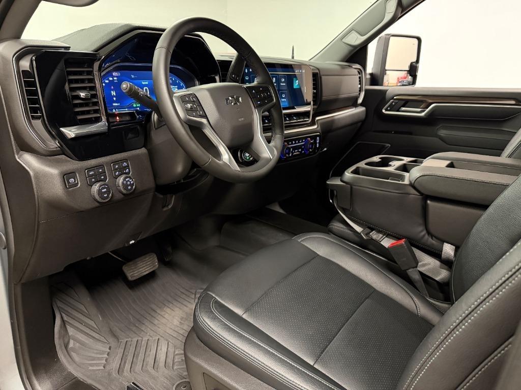 Chevrolet Silverado 2500HD LT Crew Cab Long Box 4WD 2025